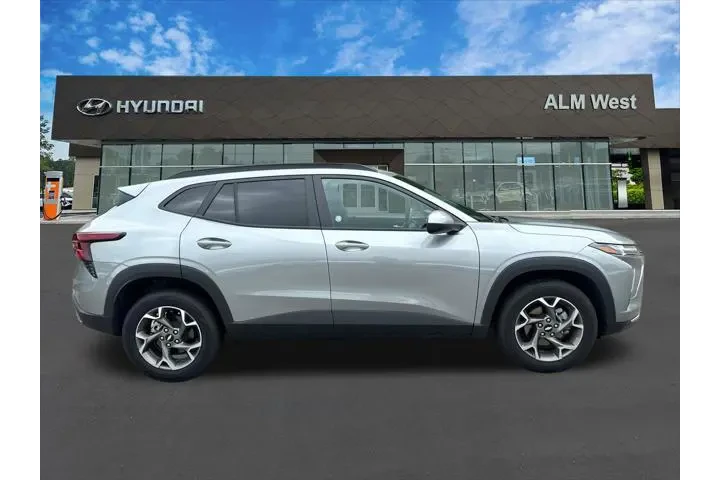 $19720 : Chevrolet Trax 2025 LT 4dr C image 1