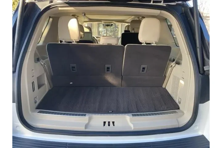 $32980 : Lincoln Navigator 2018 4x4 R image 10