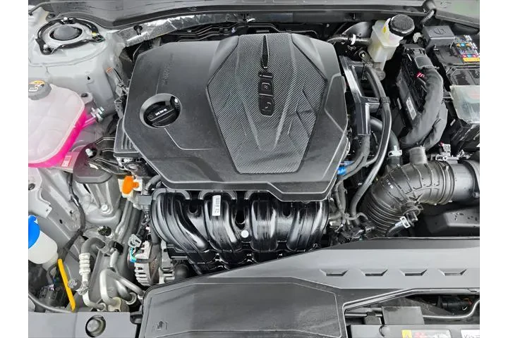 $28566 : Kia K5 2025 GT-Line 4dr Seda image 10