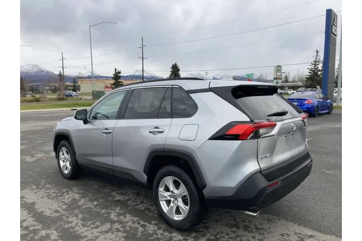 $28999 : 2020 RAV4 XLE image 8
