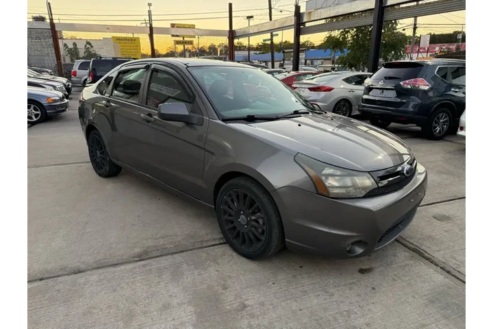 $6995 : 2010 Focus SES Sedan image 9