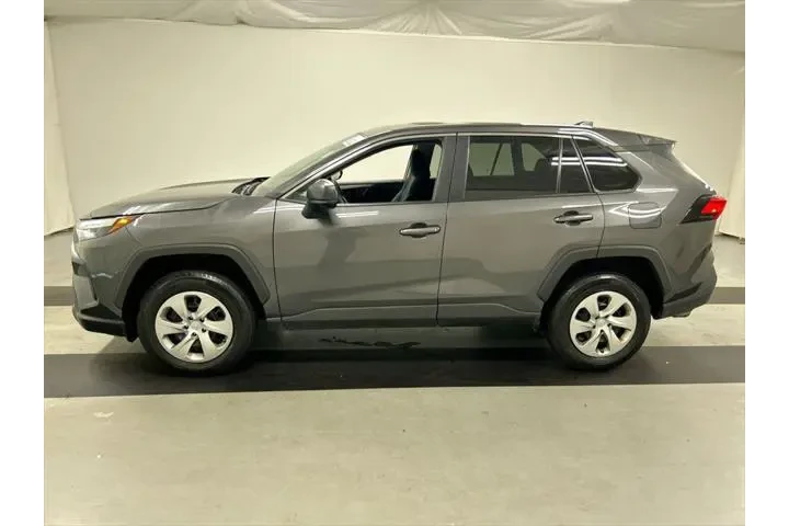 $28050 : Toyota RAV4 2023 AWD LE 4dr image 6