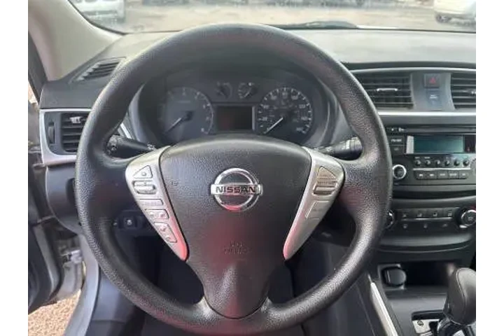 2017 Sentra SL image 9