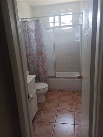 $660 : Single room in Long Beach image 4