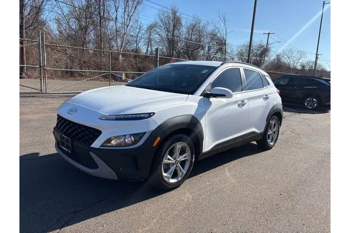 $17495 : Hyundai KONA 2023 AWD SEL 4d image 3