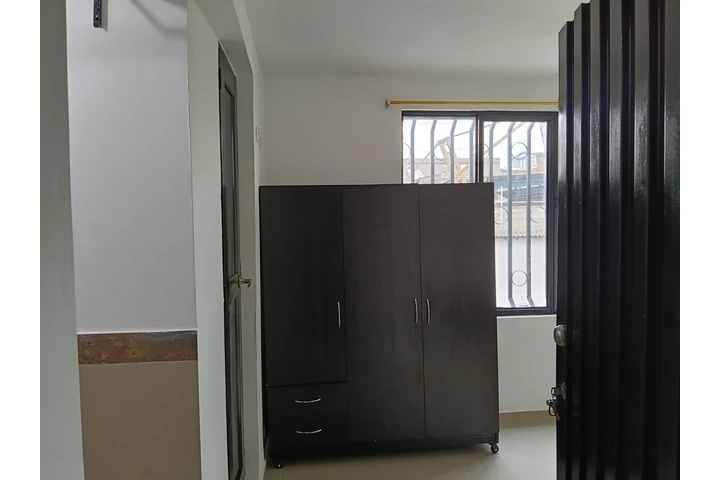 $550000 : Alquiler de estudio dama sola image 9