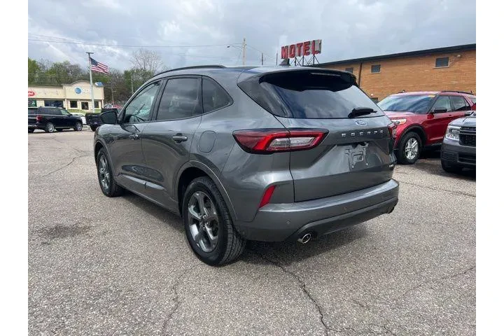 $21912 : Ford Escape 2023 AWD ST-Line image 6