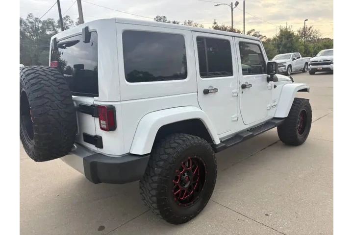 $16950 : 2015 Wrangler Unlimited Sahara image 5