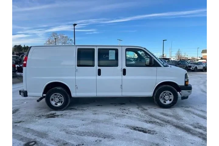 $30495 : Chevrolet Express 2024 2500 image 2