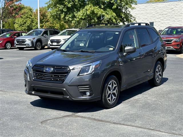 $27363 : PRE-OWNED 2024 SUBARU FORESTE image 5