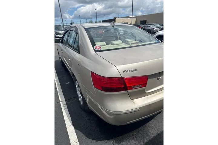 $8990 : Hyundai SONATA 2010 GLS 4dr image 9