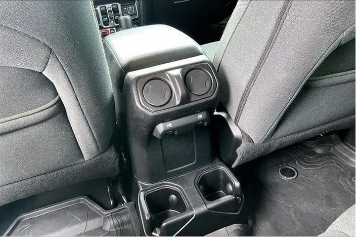 $38000 : Jeep Wrangler 2024 4x4 Willy image 10