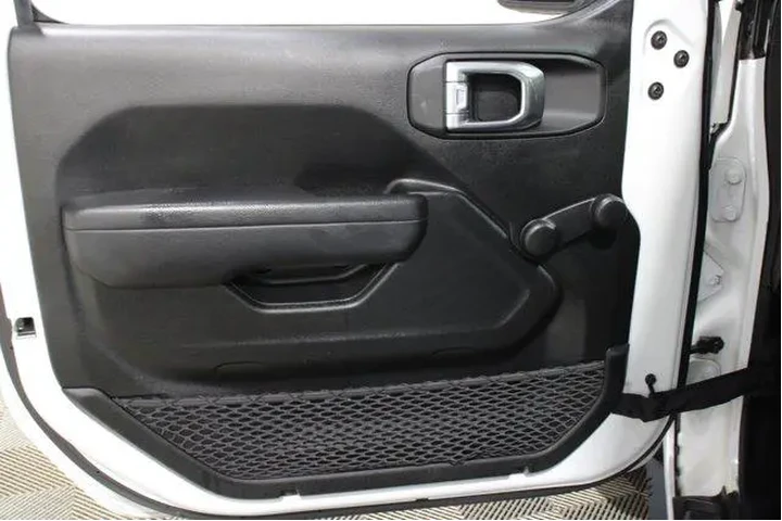$28998 : Jeep Wrangler Unlimited 2022 image 6