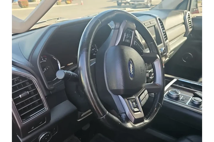 $35000 : Ford Expedition 2020 4x4 Pla image 2