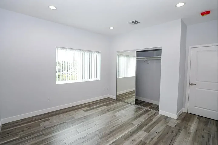 $1900 : 2 bedroom Apartment in Lynwood image 8
