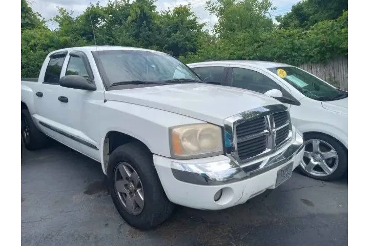 2005 Dakota Laramie image 5