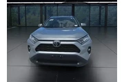 $28988 : Toyota RAV4 2021 AWD XLE Pre thumbnail