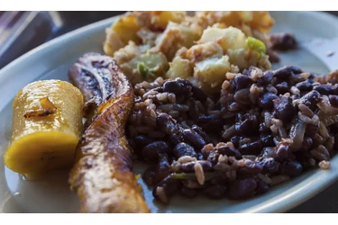 RESTAURANTE SALVADOREÑO en Miami