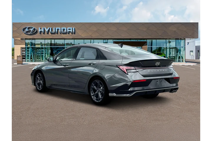 $24987 : Hyundai ELANTRA 2024 N Line image 5