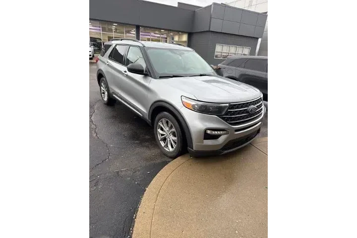 $27995 : Ford Explorer 2022 AWD XLT 4 image 1