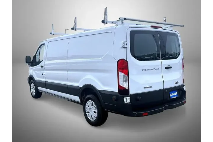 $17945 : Ford Transit 2017 250 3dr LW image 7