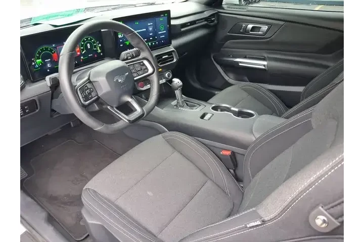 $29990 : Ford Mustang 2025 EcoBoost 2 image 6