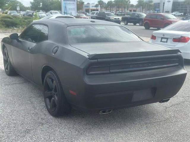 2012 DODGE CHALLENGER image 5