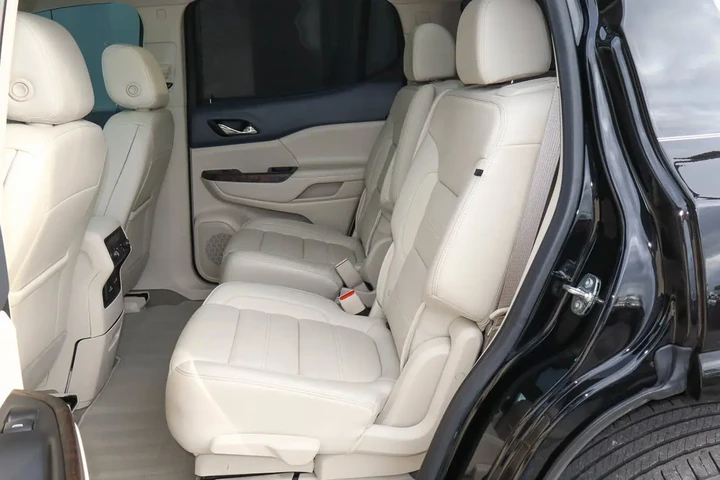 $38988 : 2023 Acadia AWD 4dr Denali image 9