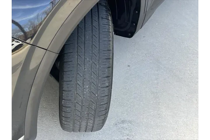 $19499 : Hyundai SANTA FE 2023 AWD SE image 9