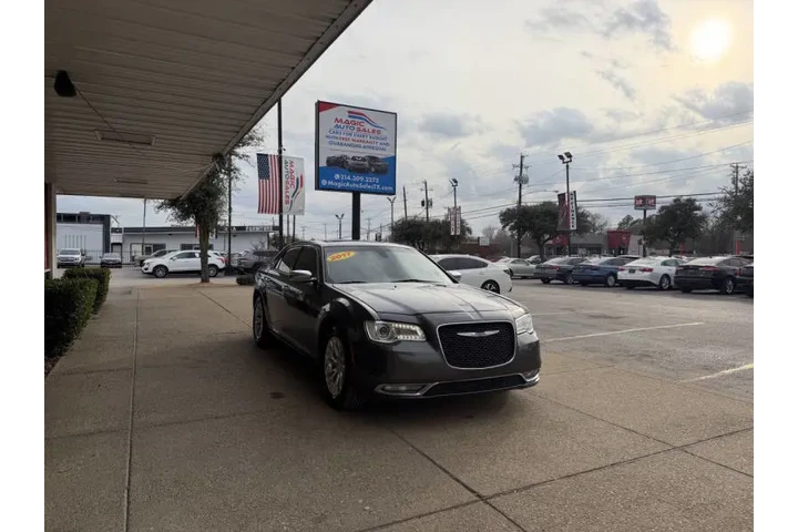 $1 : 2017 300 C image 3