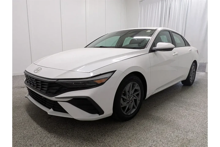 $20797 : Hyundai ELANTRA 2024 SEL 4dr image 7