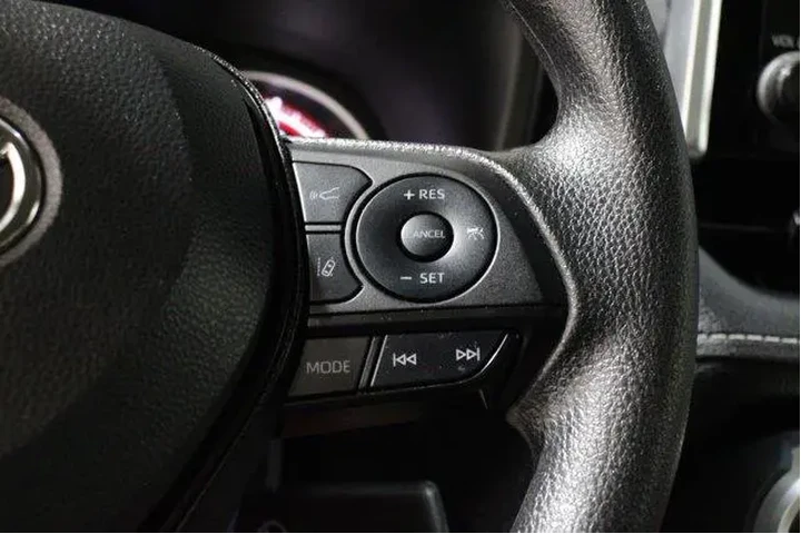 $29998 : Toyota RAV4 2023 LE 4dr SUV image 10