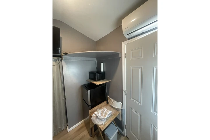$700 : Se Renta Habitación Pequeña image 3