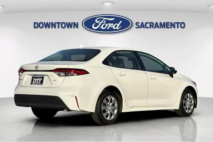 $20700 : Toyota Corolla 2023 LE 4dr S image 3