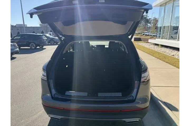 $37459 : Lincoln Nautilus 2022 AWD Re image 9