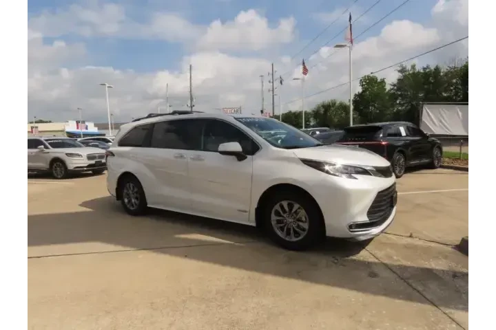 $27911 : Toyota Sienna 2021 XLE 7-Pas image 6