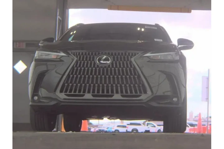 $34793 : Lexus NX 250 2024 4dr Crosso image 3