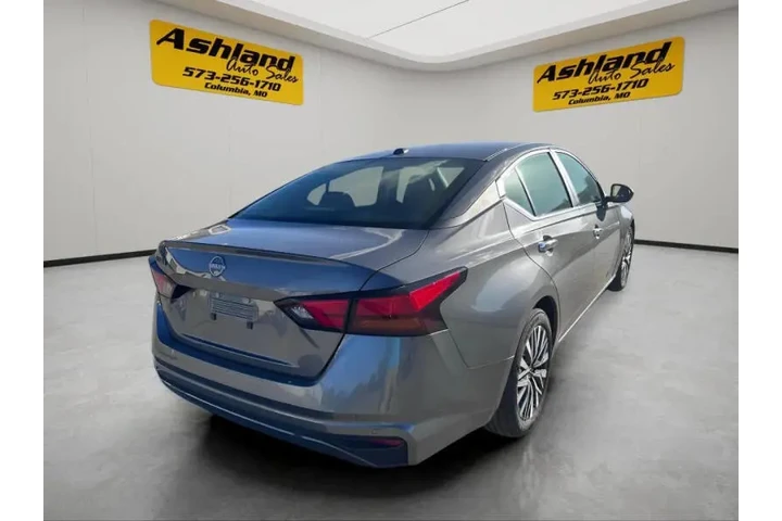 $23900 : 2025 Altima 2.5 SV image 6