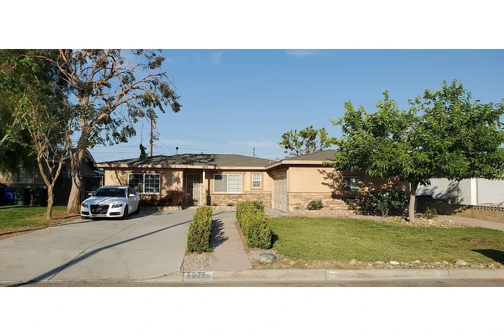 $1375 : Fontana - Move-In Ready image 6