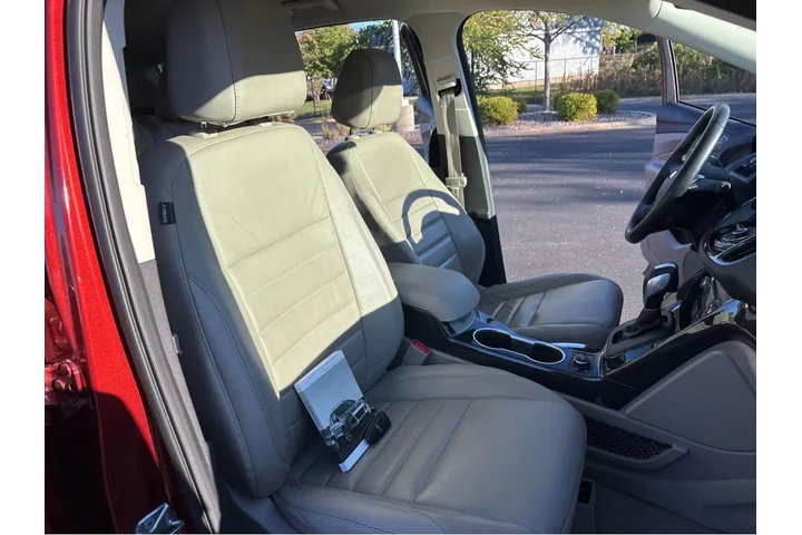 $12000 : 2015 Escape Titanium image 4