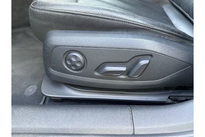 $17000 : Audi A4 2017 2.0T Premium 4d image 8