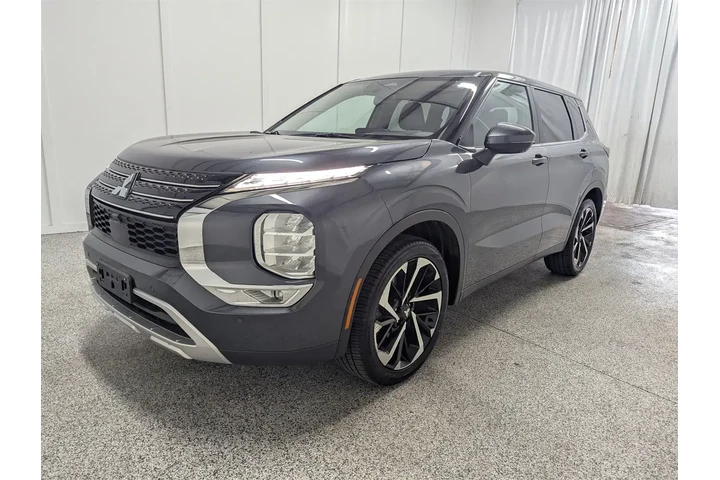$25497 : Mitsubishi Outlander 2024 SE image 5