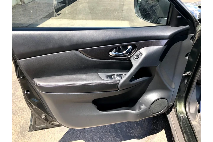 $15990 : 2019 Rogue SV AWD image 10