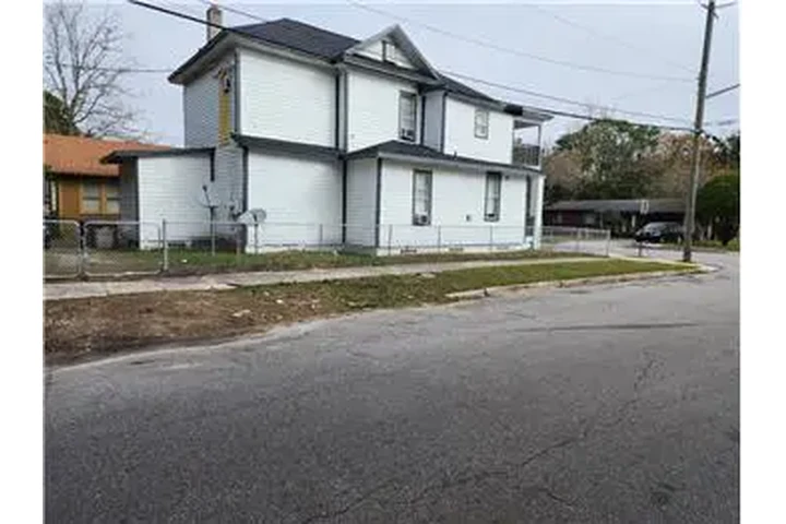 $600 : Rental property with 1 bedro image 3