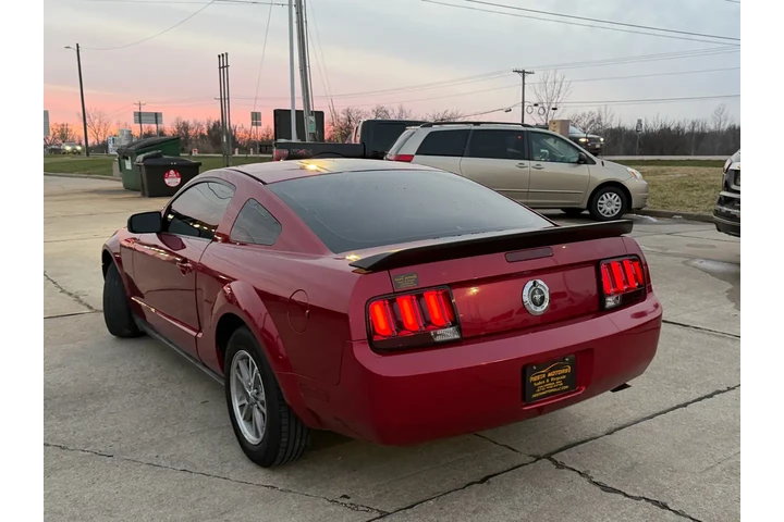 $6999 : 2005 Mustang V6 Deluxe Coupe image 2