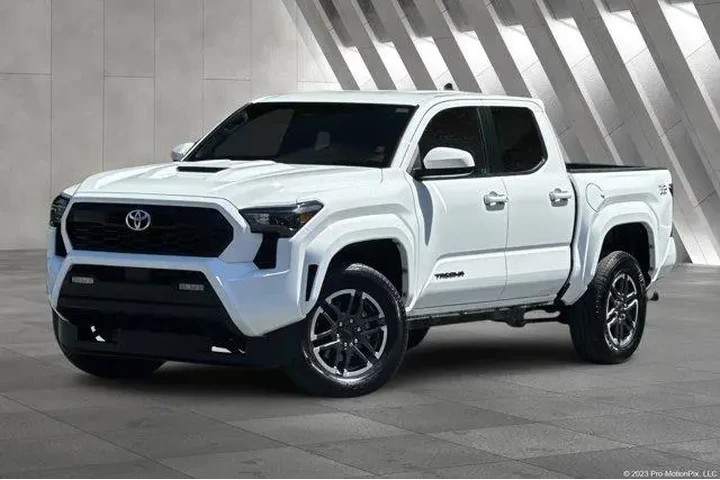 $37500 : Toyota Tacoma 2024 4x2 TRD S image 1