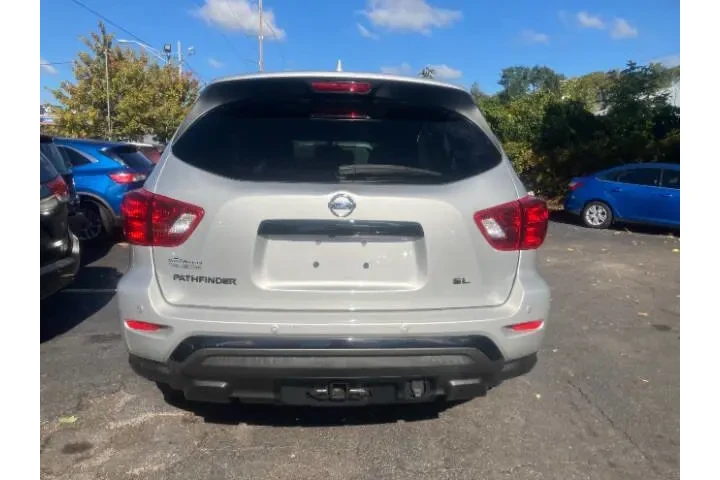 $20500 : 2019 Pathfinder SL image 8