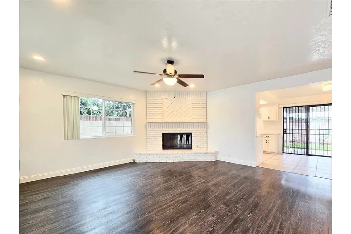 $1200 : Fully renovated single-family image 2