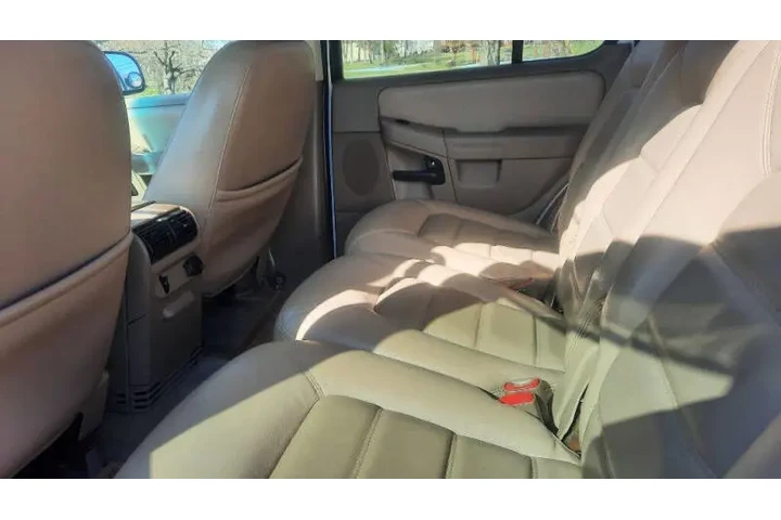 $3495 : 2002 Explorer XLT image 5