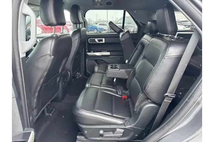 $29999 : Ford Explorer 2023 AWD XLT 4 image 10
